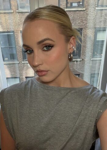 Full leaked Hailey van lith private onlyfans photo