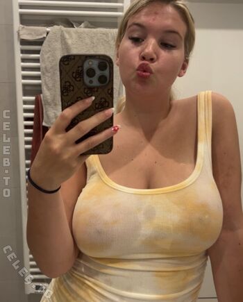 Full leaked Leonieblondiii private onlyfans photo