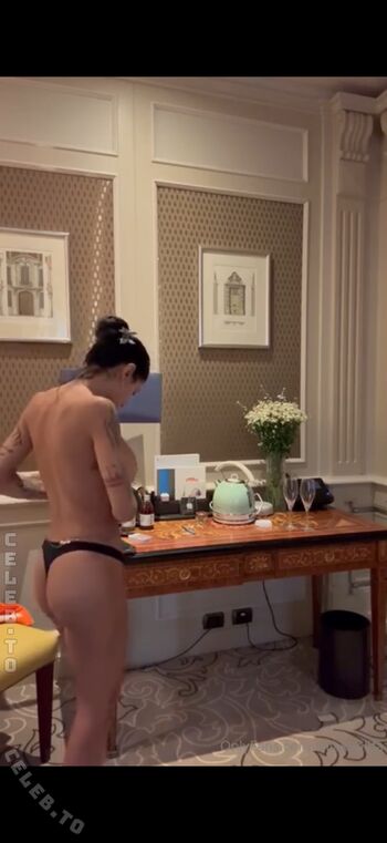 Full leaked Mia khalifa private onlyfans photo