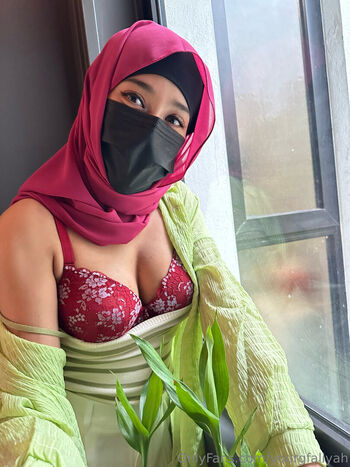 yourgfaliyah